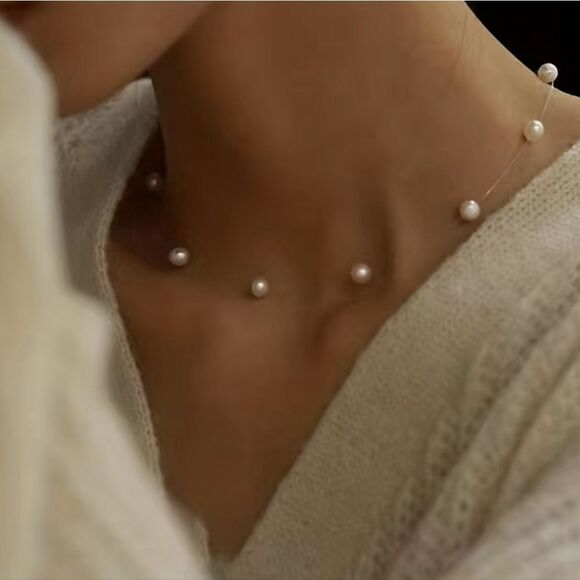 Simple Style Invisible Fishing Line Imitation Pearl Necklace - Picture 3 of 8